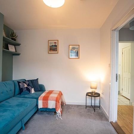 The Becket - Three Bedroom City Centre House With Parking Canterbury Exterior photo