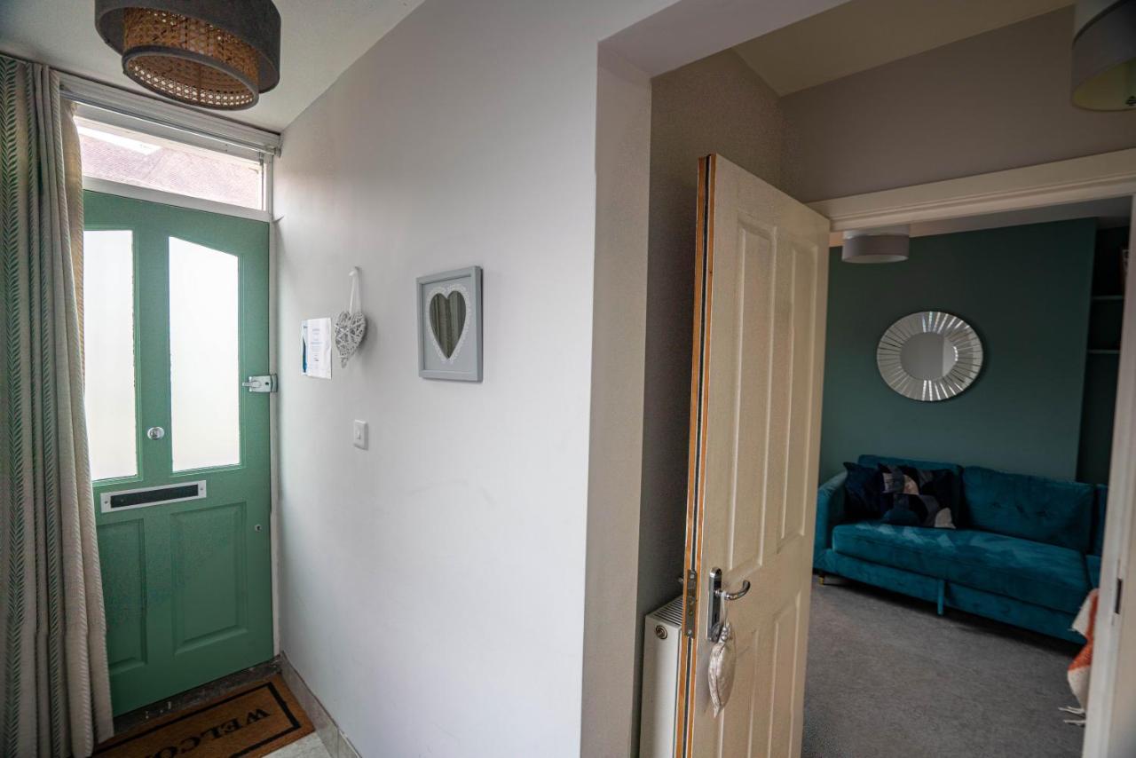 The Becket - Three Bedroom City Centre House With Parking Canterbury Exterior photo