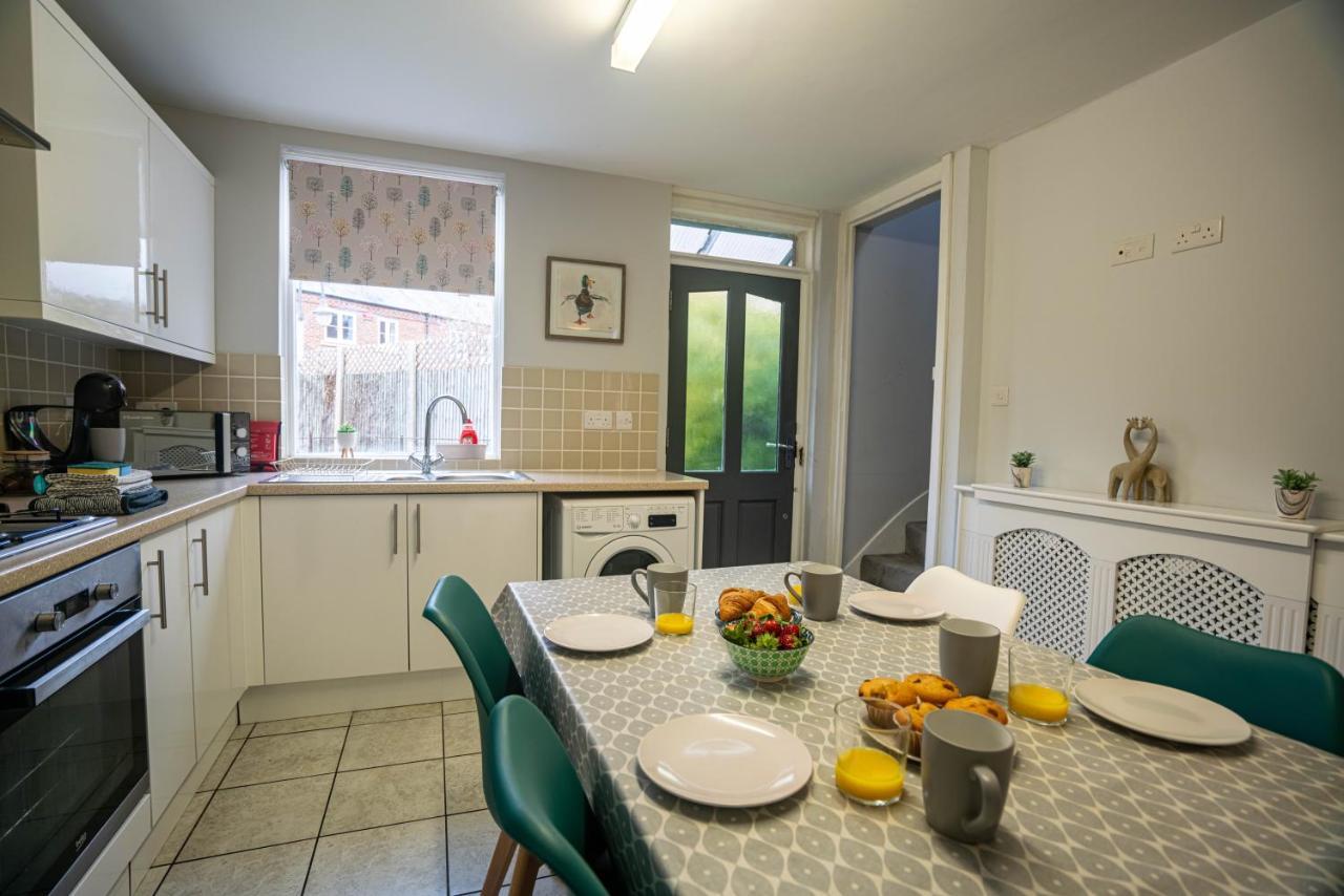 The Becket - Three Bedroom City Centre House With Parking Canterbury Exterior photo